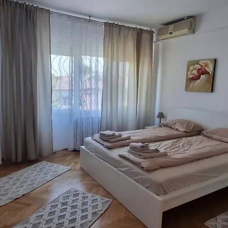 Old Scent Apartment Bucharest