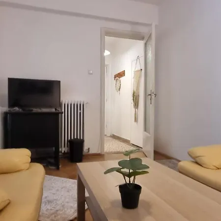 Old Scent Apartment *