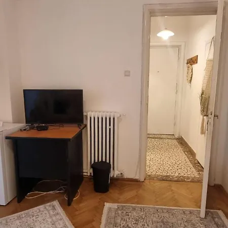 Old Scent Apartment *