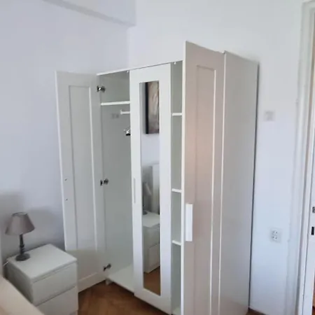 Old Scent Apartment