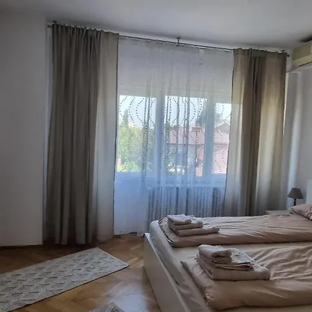 Old Scent Apartment *